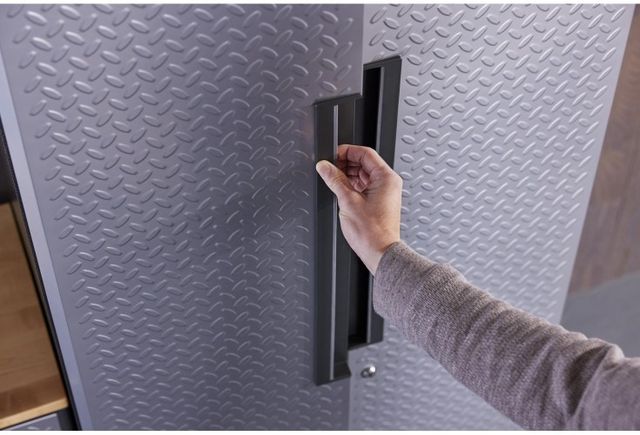 Gladiator® Silver Tread Flex Cabinet System I-3