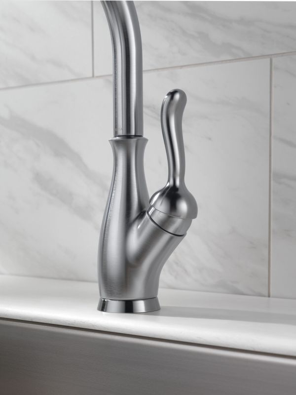 Delta Leland® Arctic Stainless Single Handle Kitchen Faucet with ShieldSpray®-2