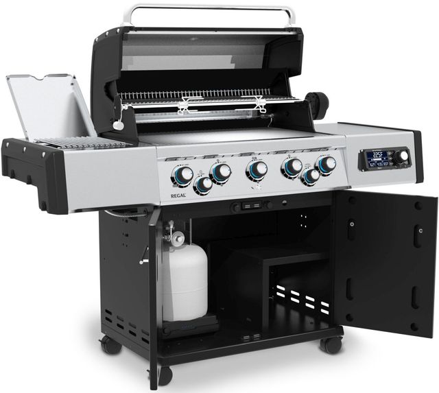 Broil King® Regal™ Q 590 Pro 5-Burner Black Freestanding Natural Gas Grill-3