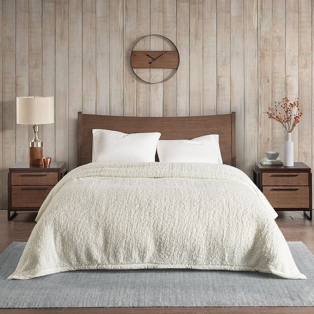 Olliix by Woolrich Twin Ivory Burlington Berber Blanket-4