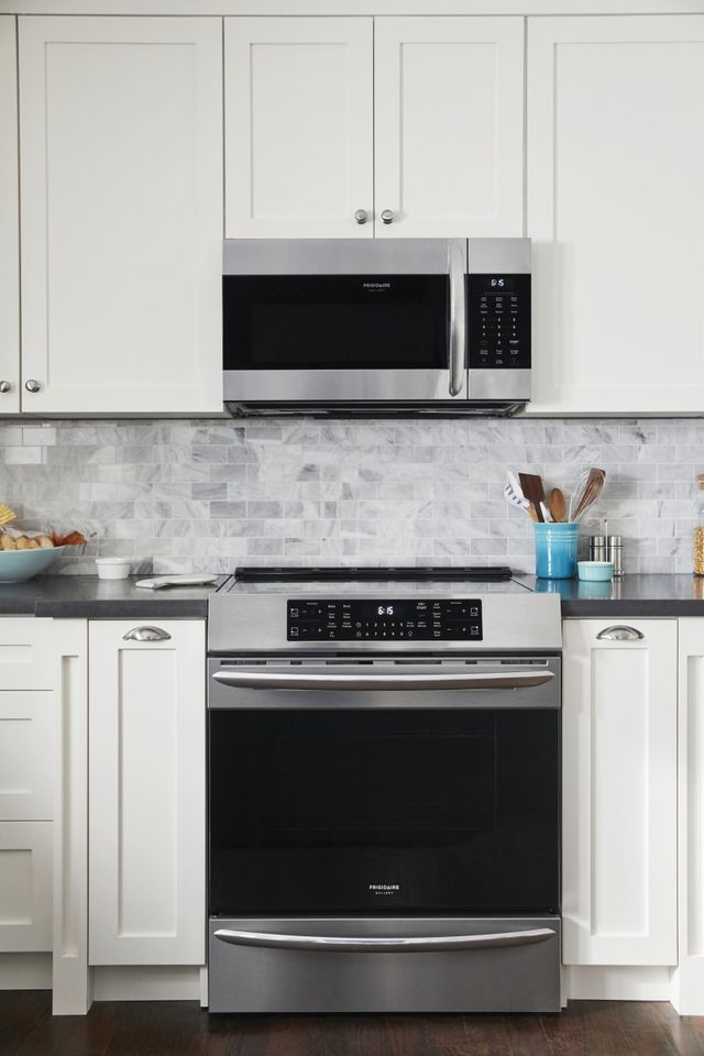 Frigidaire Gallery® 30" Stainless Steel Freestanding Induction Range with Air Fry-3