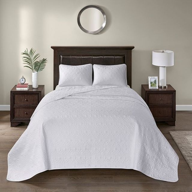 Olliix by Madison Park White Queen Quebec Reversible Bedspread Set-0
