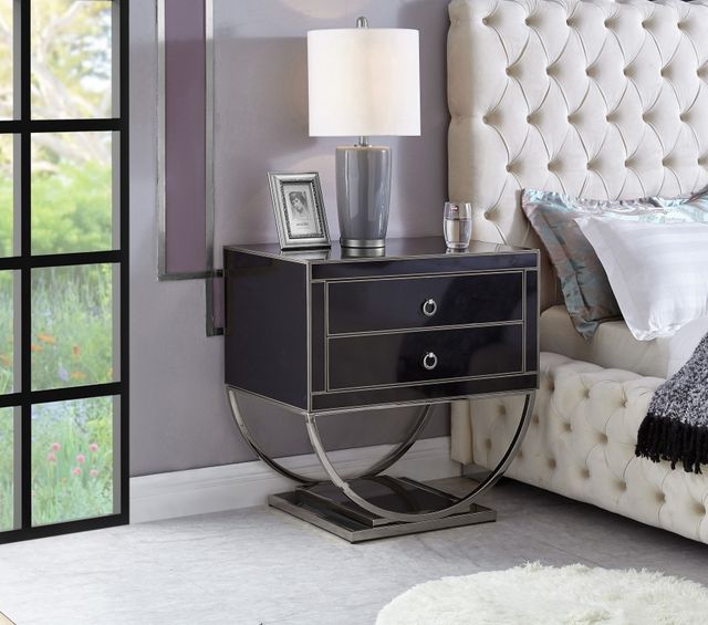 Meridian Furniture Alyssa Black/Chrome Side Table-2
