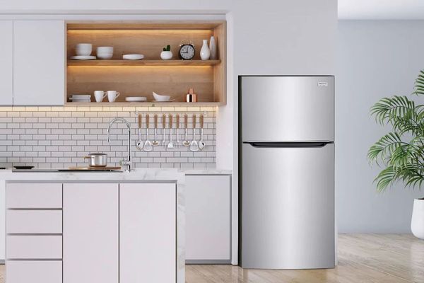 Frigidaire Gallery 30 in. 20.1 Cu. Ft. Stainless Steel Top Freezer Refrigerator