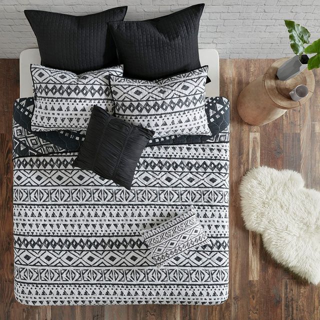 Olliix by Urban Habitat Larisa 7 Piece Black Full/Queen Cotton Reversible Coverlet Set-2