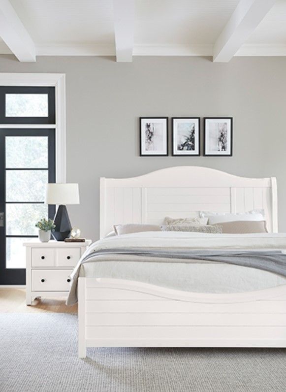 Vaughan-Bassett Cool Farmhouse Soft White Queen Sleigh Bed-2