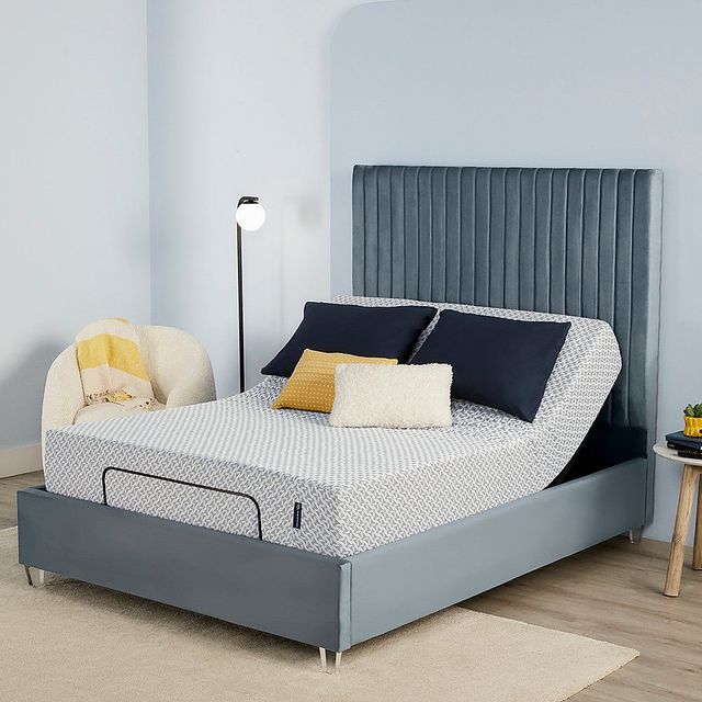 Serta® Sheep Retreat™ Gel Memory Foam Medium Tight Top Queen Mattress in a Box-7