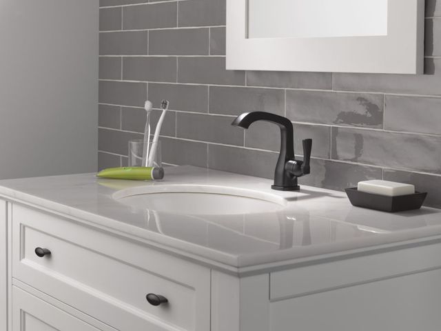 Delta Stryke® Matte Black Single Lever Handle Bathroom Faucet-2