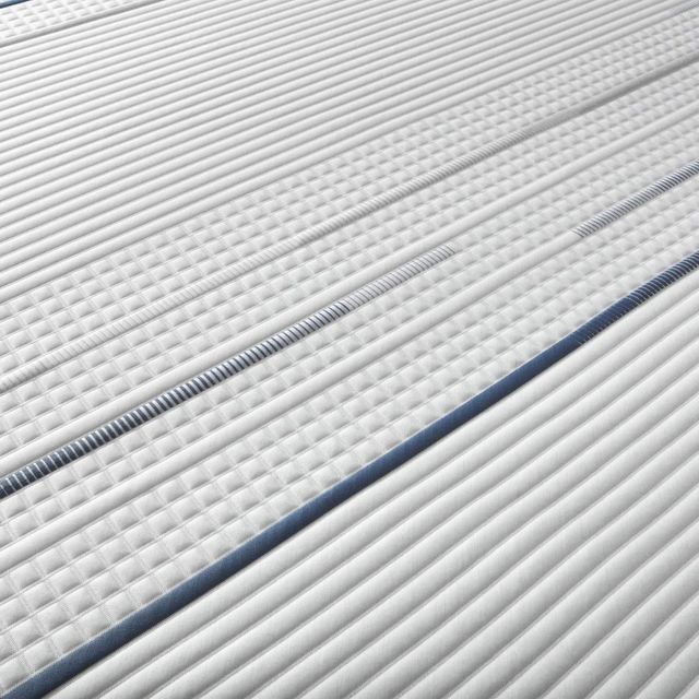 Serta® iComfort® CF4000 Foam Plush Mattress-2