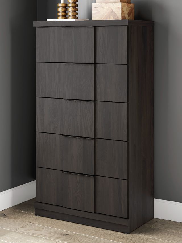 Signature Design by Ashley® Shaehartin Dark Brown 5-Drawer Chest-1