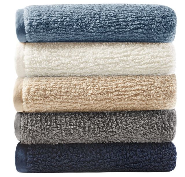 Olliix by Woolrich Full/Queen Tan Burlington Berber Blanket-3