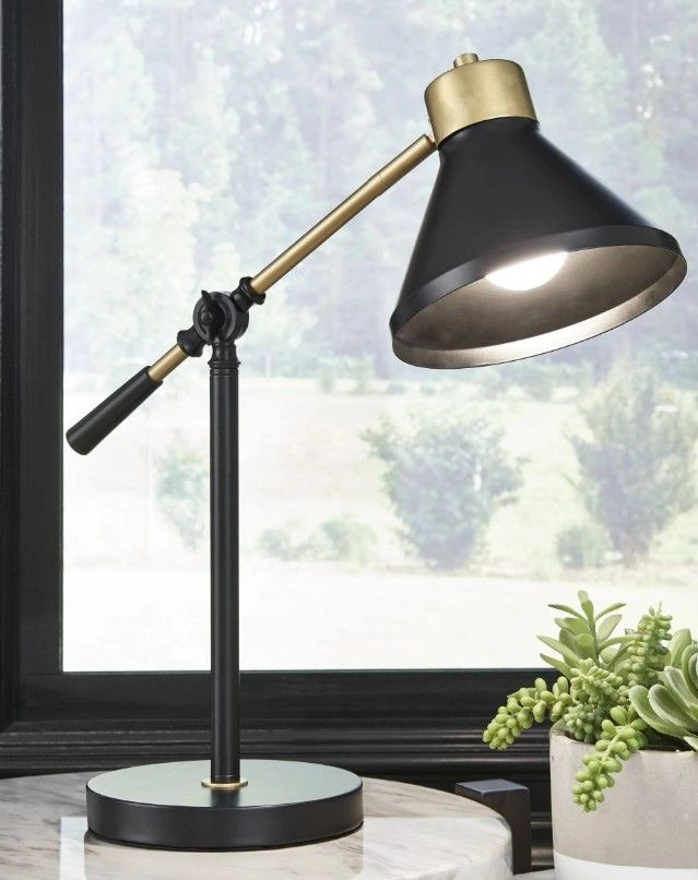 Signature Design by Ashley® Garville Black/Gold Metal Desk Lamp-2