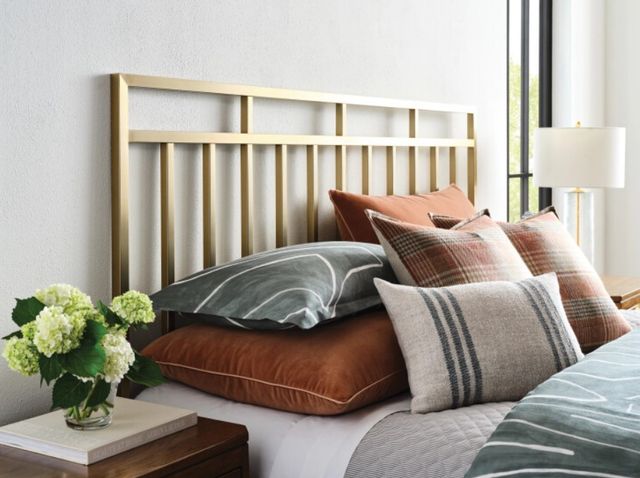 Kincaid® Acquisitions Aspire Brushed Gold Queen Metal Bed-3