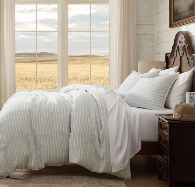HiEnd Accents Larkspur 3-Piece Blue King Bedding Bundle-1