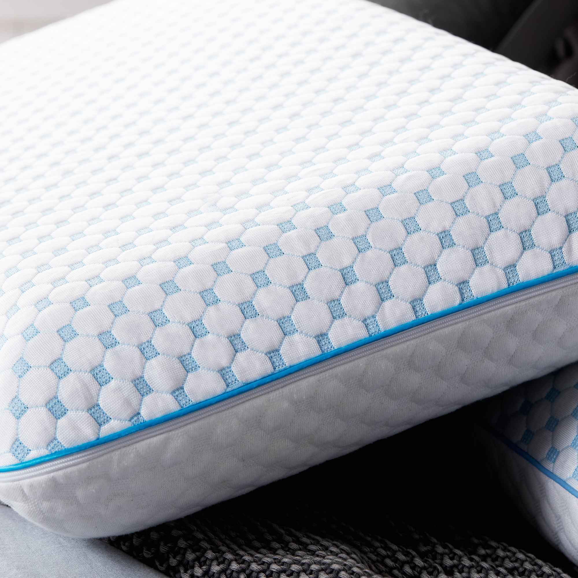 Weekender Gel Memory Foam Reversible Cooling Cover Standard Pillow The Appliance Barn Sleep Center Kalona Iowa City IA