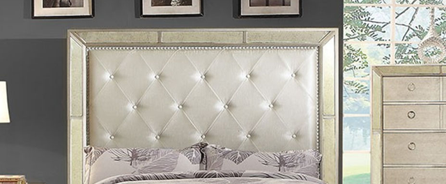 Furniture of America® Loraine California King Bed-1