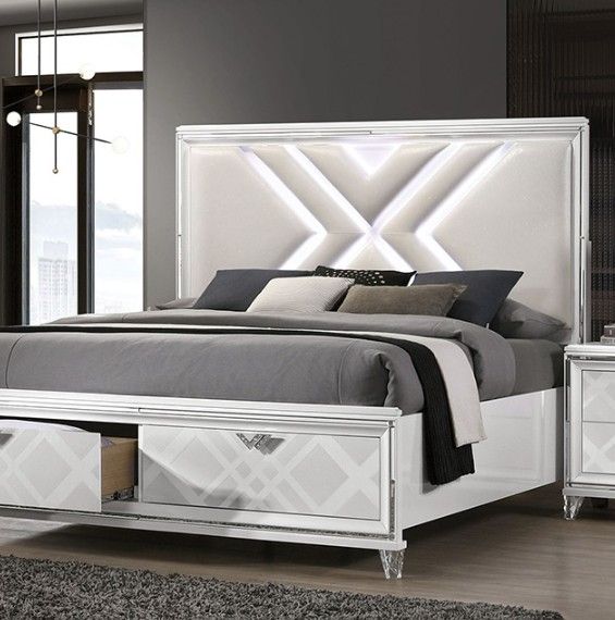 Furniture of America® Emmeline 4-Piece White Queen Bedroom Set-1