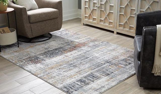Rhettner Area Rug - 5'x7'