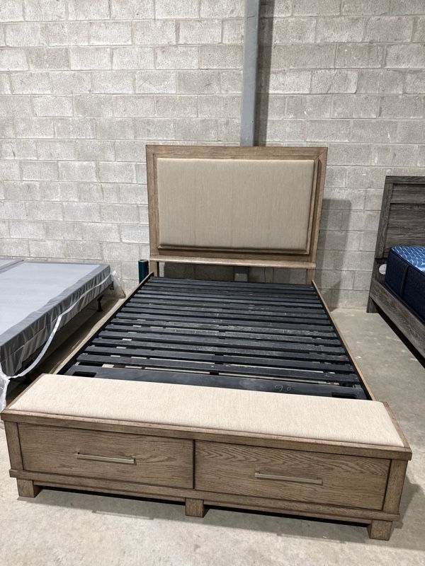 Clearance Liberty Furniture Canyon Road Beige Queen Upholstered Bed-0