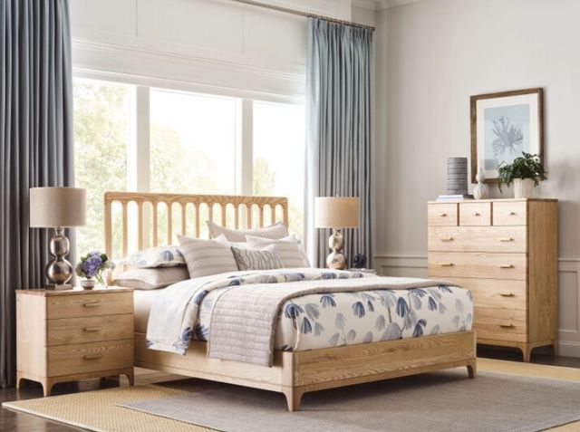 Kincaid® Essence Somerset Ash Queen Slat Bed-2