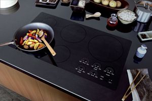 Wolf® 36" Induction Cooktop-Black-0