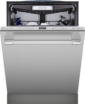 Front view of the Thermador® Star Sapphire® 24" Stainless Steel Top Control Built In Dishwasher