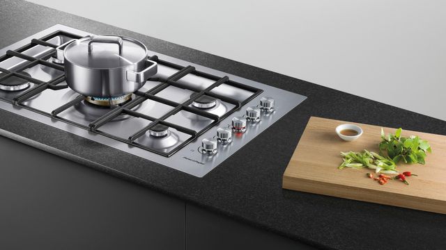 Fisher & Paykel Series 9 36" Stainless Steel Natural Gas Cooktop-4