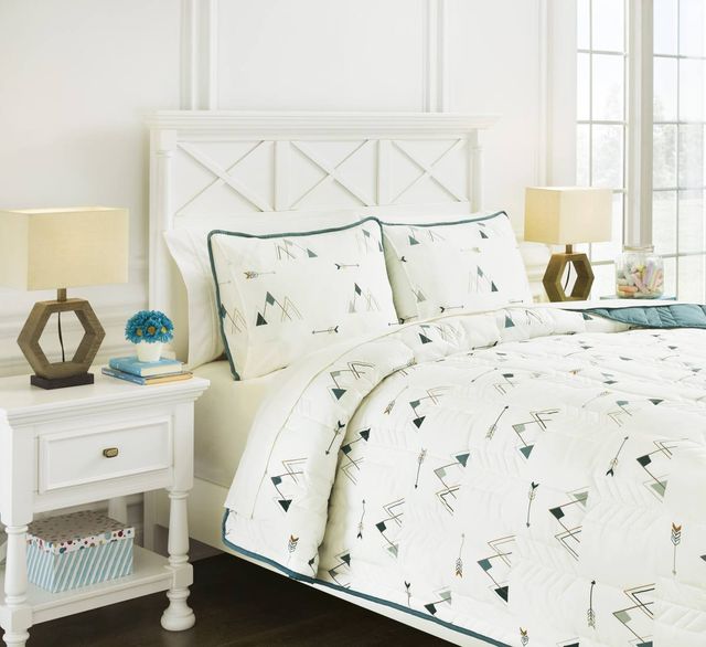 Signature Design by Ashley® Averlett Teal/White/Gray Full Quilt Set-4