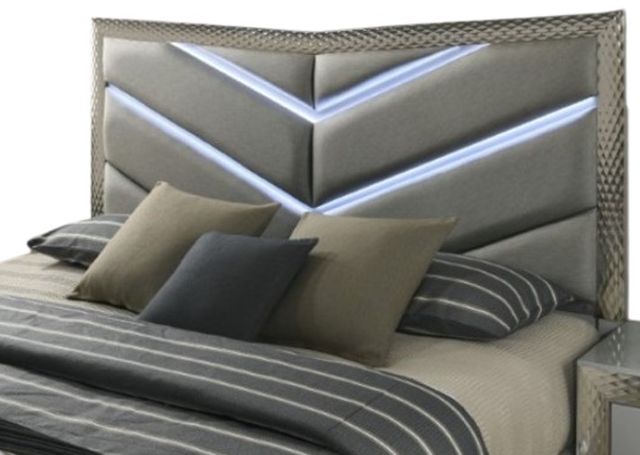 Furniture of America® Ventnor Gray Eastern King Panel Bed-1