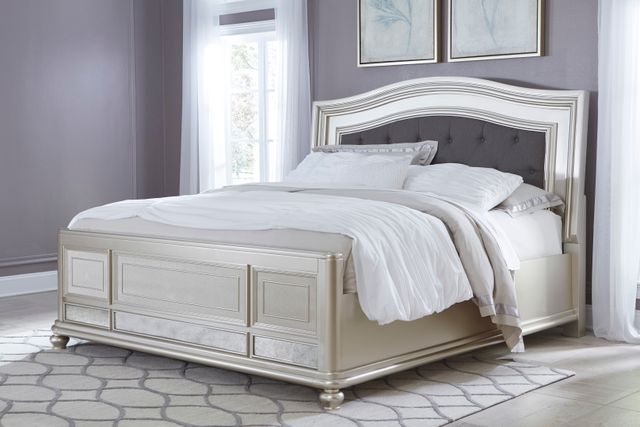 Signature Design by Ashley® Coralayne Silver Queen Panel Bed-2