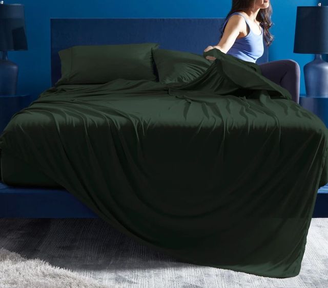 BEDGEAR® Dri-Tec Performance® Forest Green Queen Sheet Set-1