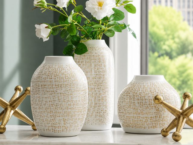 Signature Design by Ashley® Vinburn 5-Piece Gold/White Accessory Set-1