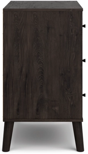 Signature Design by Ashley® Lannover Two-Tone Chest of Drawers-4