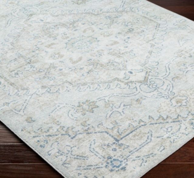 Surya Hera White 4'x6' Area Rug-2
