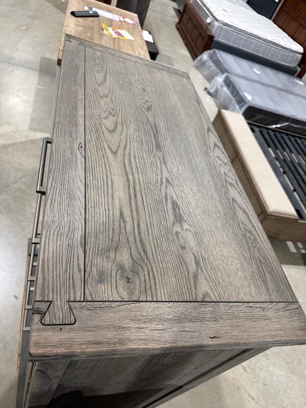Clearance Vaughan-Bassett Dovetail Mystic Gray Chest-1