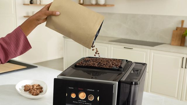 Bosch® 800 Series VeroCafe Piano Black Fully Automatic Espresso Machine-3