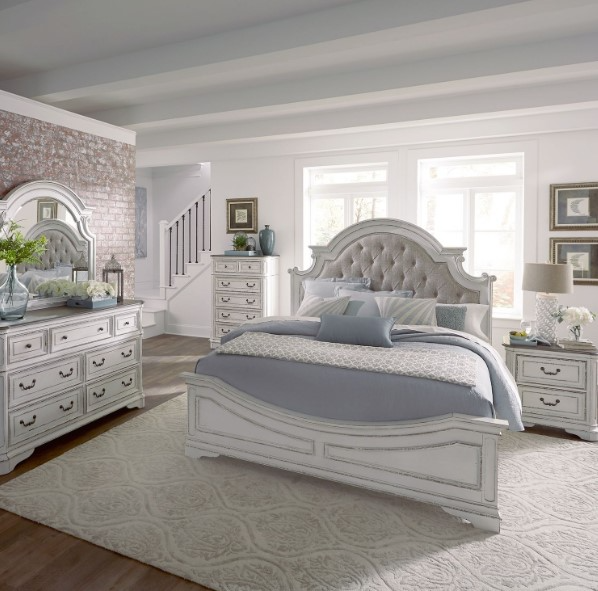 Liberty Furniture Magnolia Manor Queen Upholstered Panel Bed - Thumbnail 2