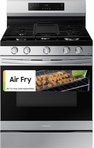 Front view of the Samsung 30" Fingerprint Resistant Stainless Steel Smart Freestanding Gas Range