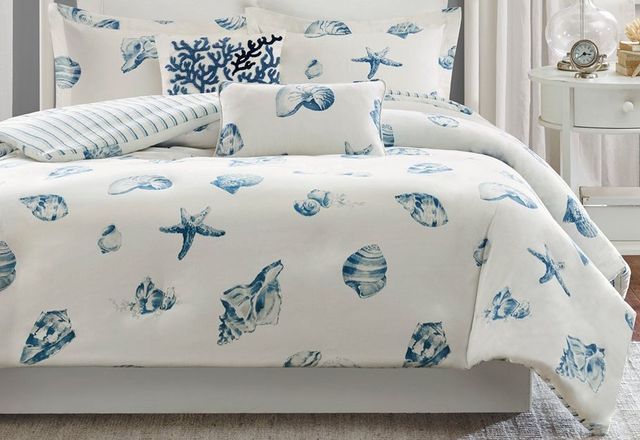Olliix by Harbor House Beach House 2 Piece Blue Twin Duvet Cover Set