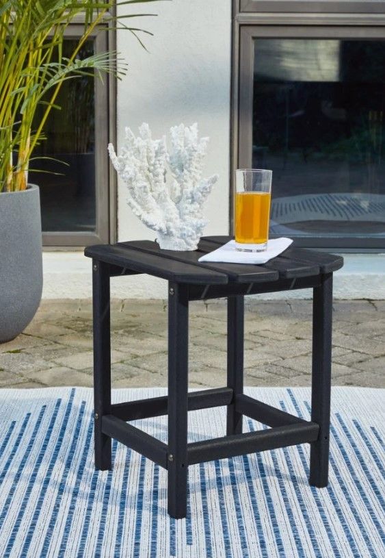 Signature Design by Ashley® Sundown Treasure Black Polyethylene Outdoor End Table-3