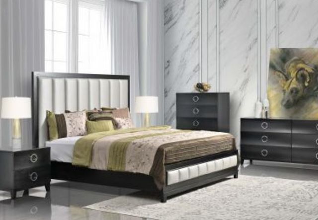 Country View Woodworking Customizable American Modern Vertical Upholstered California King Panel Bed-2