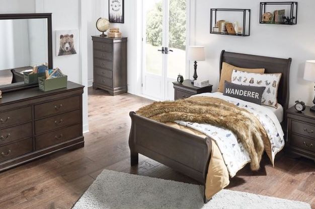 Signature Design by Ashley® Leewarden Dark Brown Twin Sleigh Bed-3