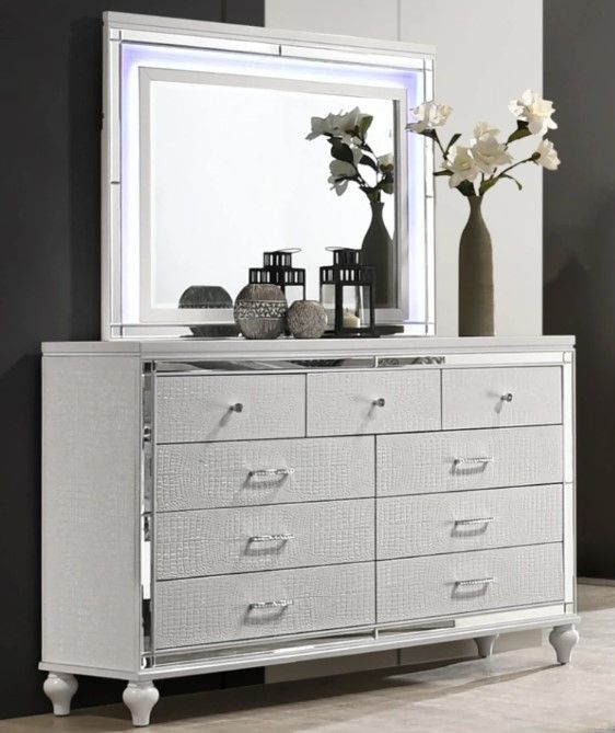 New Classic® Home Furnishings Valentino White Mirror-3