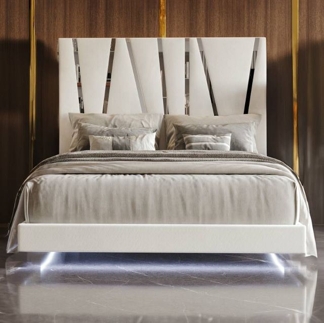 New Classic® Home Furnishings Europa White King Panel Bed-1