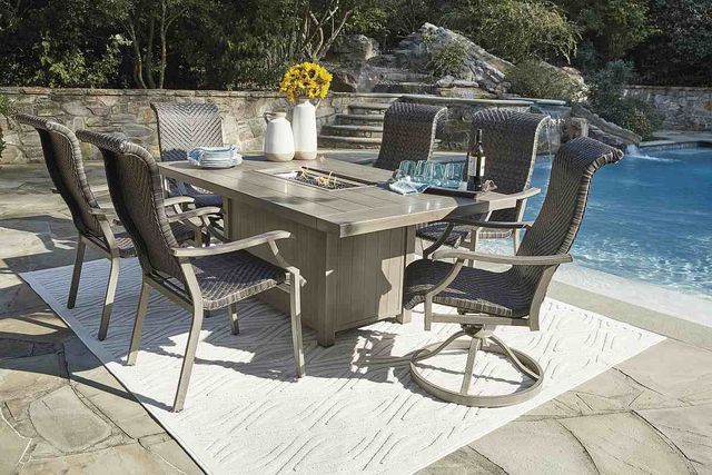 Signature Design by Ashley® Windon Barn Brown Arm Chair-4