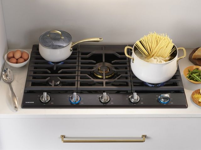 Samsung 36" Stainless Steel Gas Cooktop-6