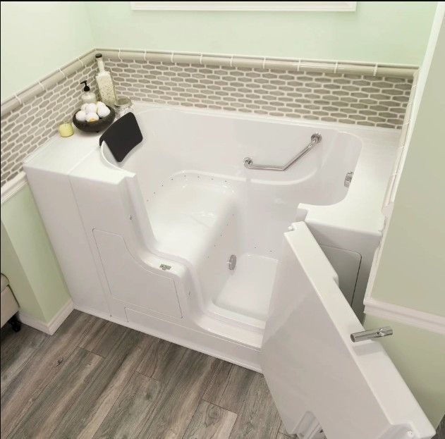 American Standard Gelcoat White 30” x 52” Walk-in Tub with Air Spa System - Right-Hand Drain-2