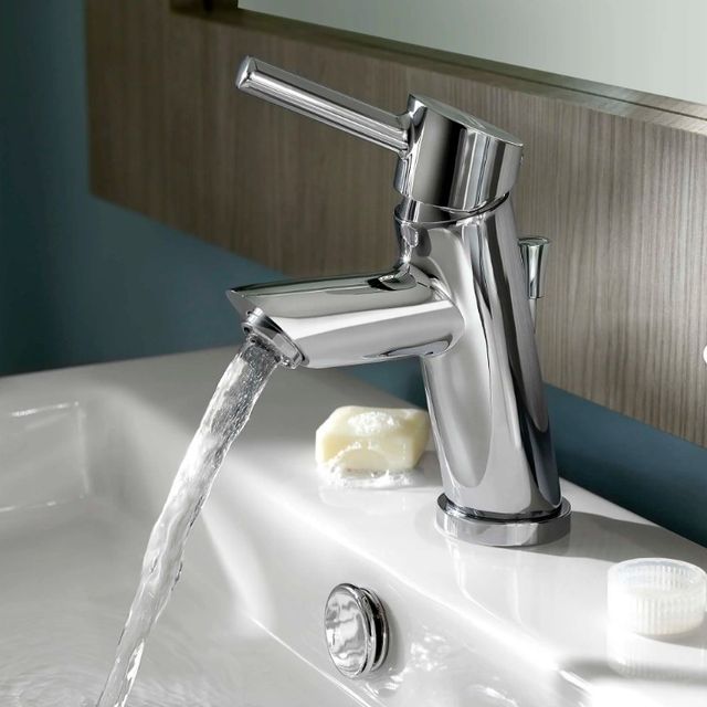 American Standard Serin® Polished Chrome Single Hole Single-Handle Bathroom Faucet with Lever Handle-1