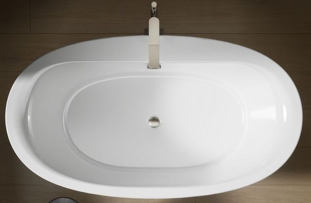 KOHLER® Sunstruck® White 66" x 36" Freestanding Bath with Bask® Heated Surface and Straight Shroud-3