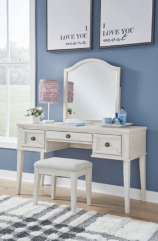 Signature Design by Ashley® Robbinsdale Antique White Vanity Mirror-2
